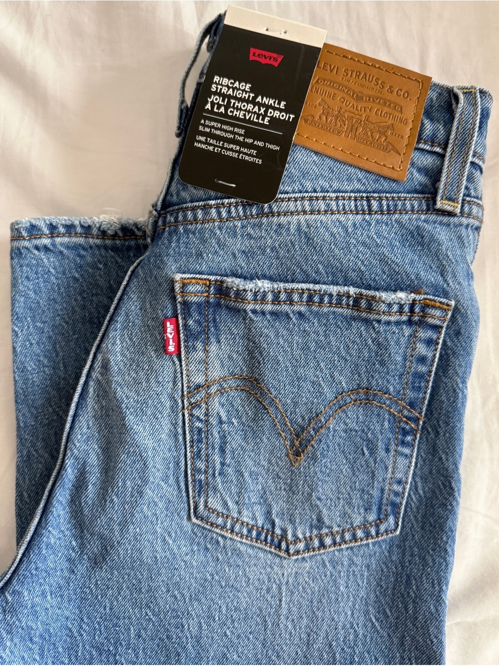 NWT Levi's Women’s Ribcage Straight Ankle 24x27 Medium Blue Denim